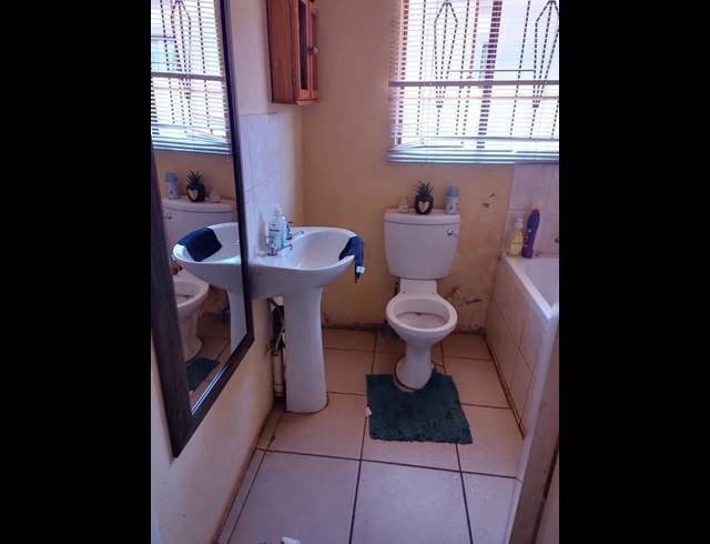 2 BEDROOM HOUSE FOR SALE IN SOSHANGUVE EAST